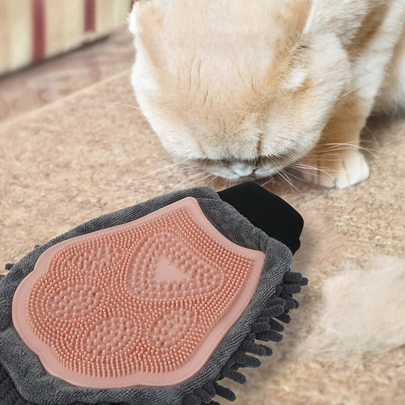 2-in-1 Pet Grooming & Bathing Glove – Deshedding Brush + Massage Mitt